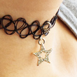 choker avec pendentif
