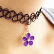 choker avec pendentif